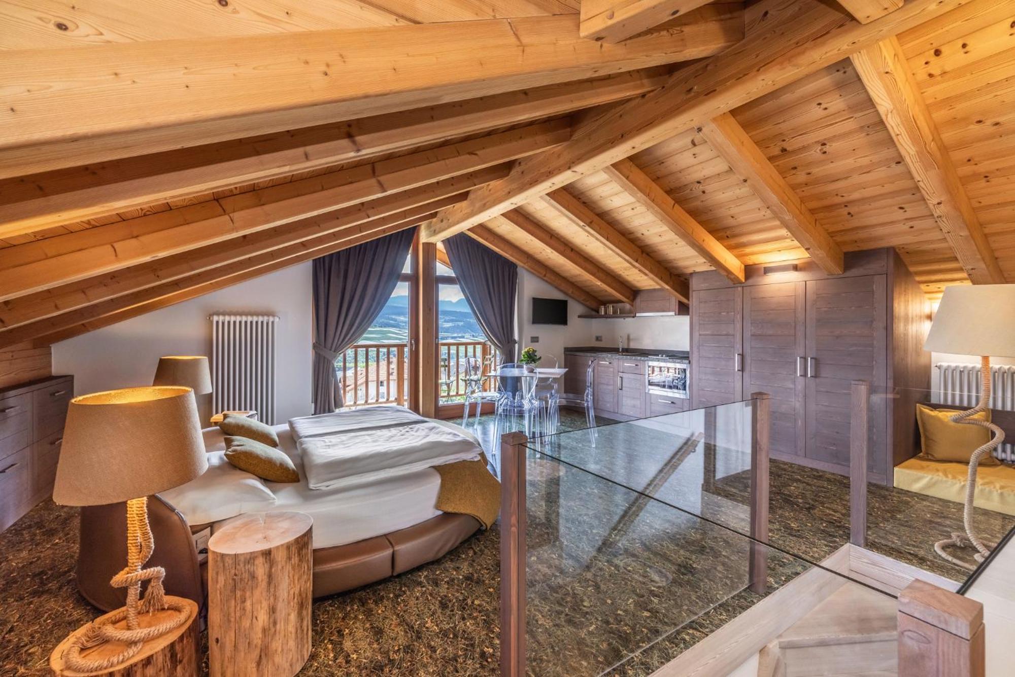 Horse House *