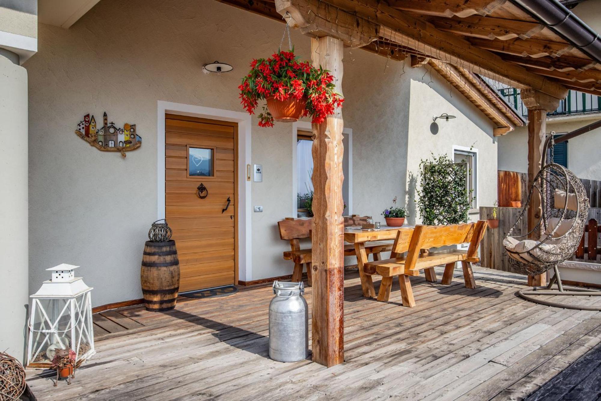 Horse House Bed & Breakfast Romallo